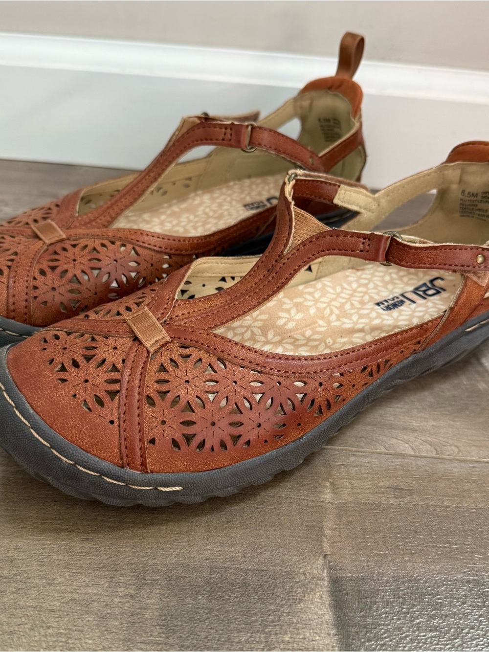 JBU Daffodil Shoes T-Strap Casual Flat 6.5 Brown Laser Cut Mary Jane Walking